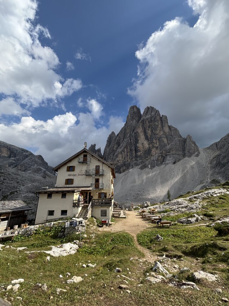 Zsigmondy Comici trobelė, Dolomituose