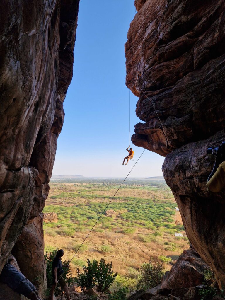 Laipiojimas uolomis Badami, Indija