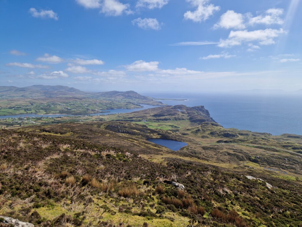 Vaizdas nuo Airijoje esančių Sliabh Liag uolų apžvalgos aikštelės
