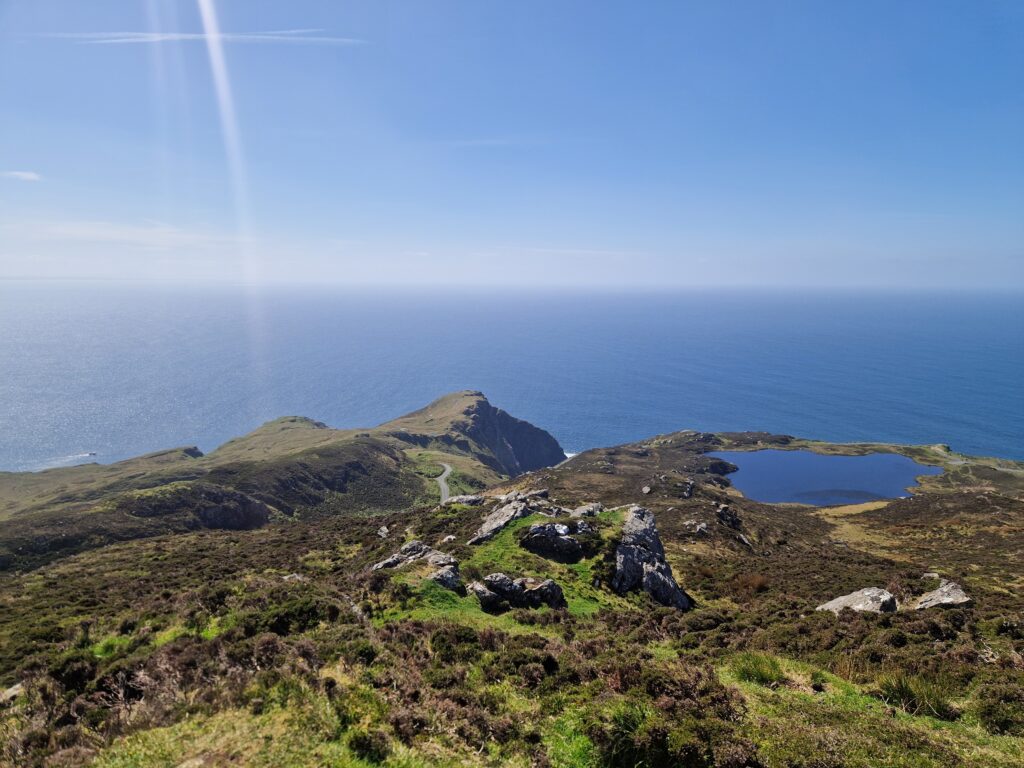 Vaizdas nuo Airijoje esančių Sliabh Liag uolų apžvalgos aikštelės