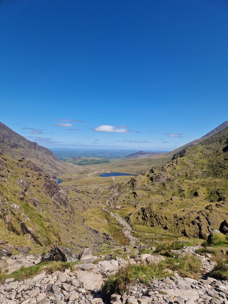 Panorama nuo aukščiausio Airijos kalno Karauntuhilo