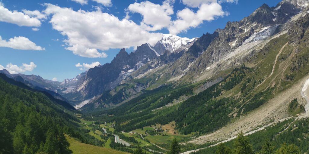 Turas aplink Monblaną, Italijos pusė, Val Ferret slėnis