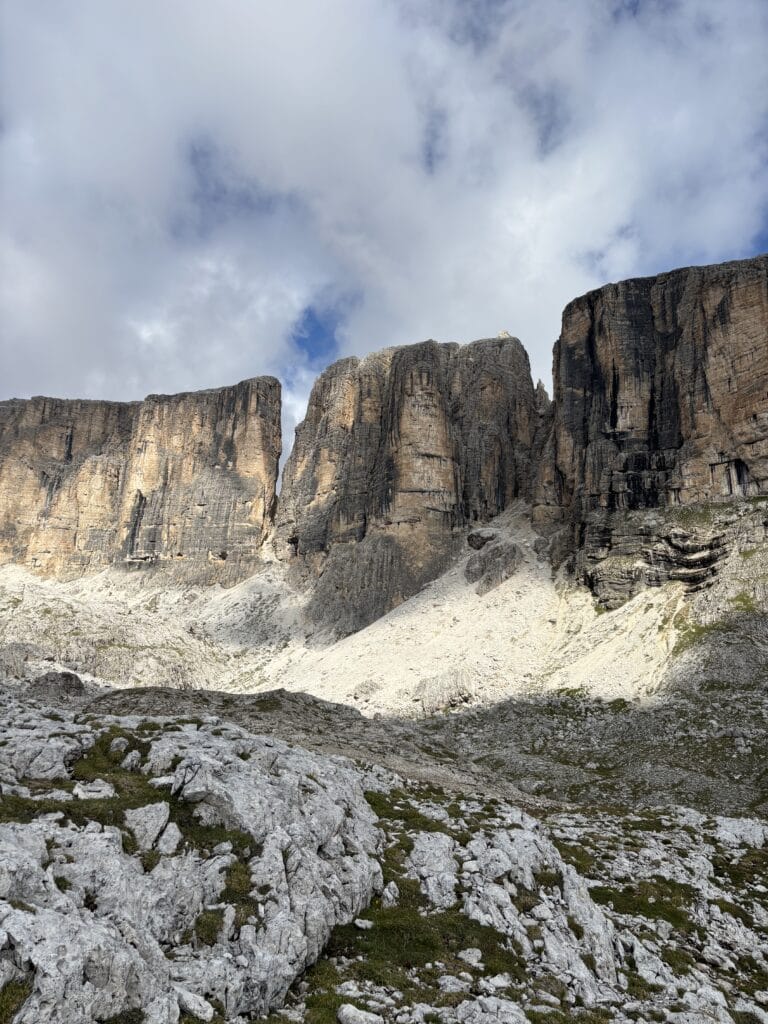 Sela Dlomitai, Italija