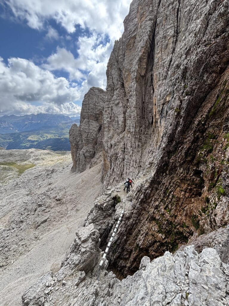 Kabantis tiltas via ferrata Vallon maršrute, Sela Dolomituose