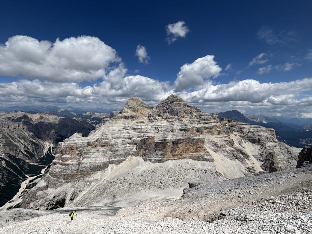 Tofana di Mezzo nuo Tofana di Rozes viršūnės, pralipus via ferrata Giovanni Lipella