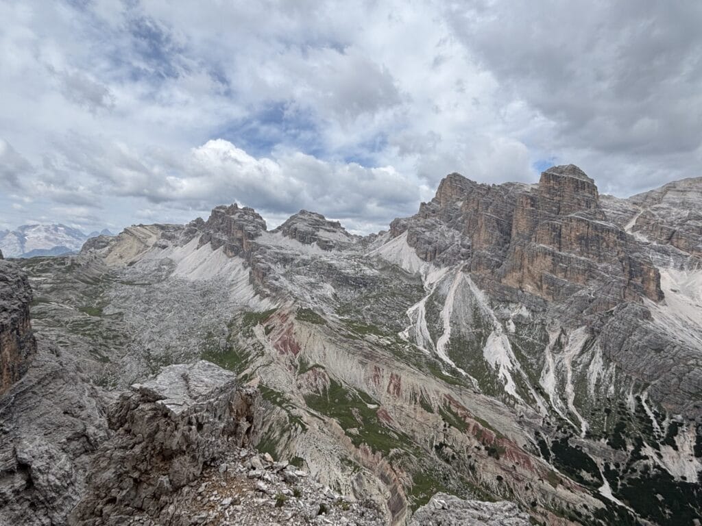 Tofana Dolomitai, Italija